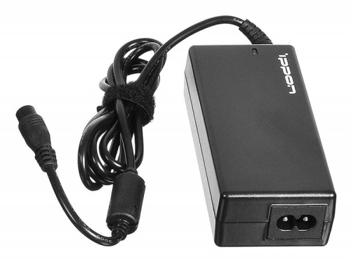 Зарядное устройство универсальное д/ноутбуков Ippon E70 <70Вт/15-19,5V/8 переходников>