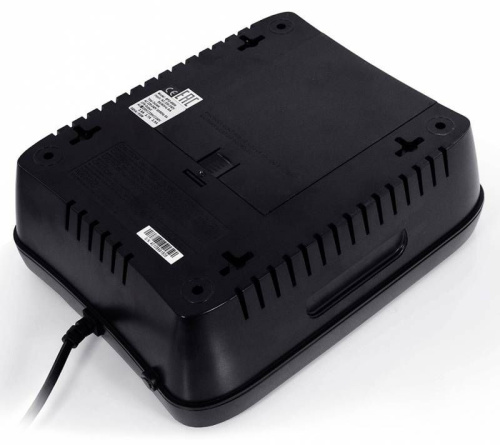 ИБП PowerCom SPD-650N (390W/AVR/1x12В-7Ач/8 schuko/черный) ИБП PowerCom SPD-650N (390W/AVR/1x12В-7Ач/8 schuko/черный)